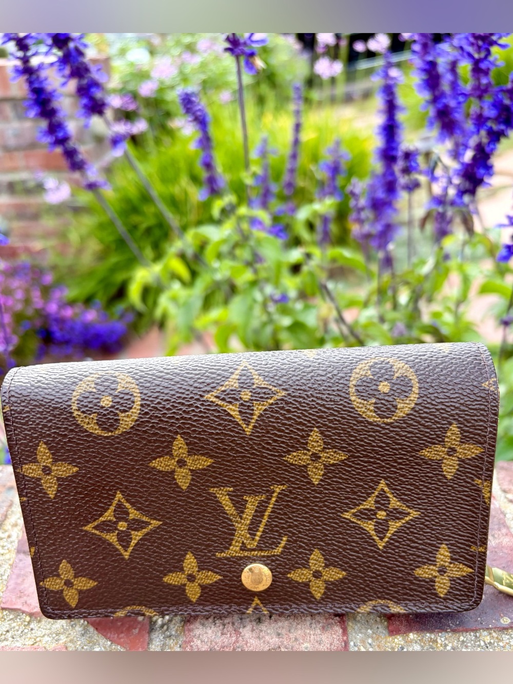 Louis Vuitton Monogram Compact Walllet 2002 DateCode Inside France
